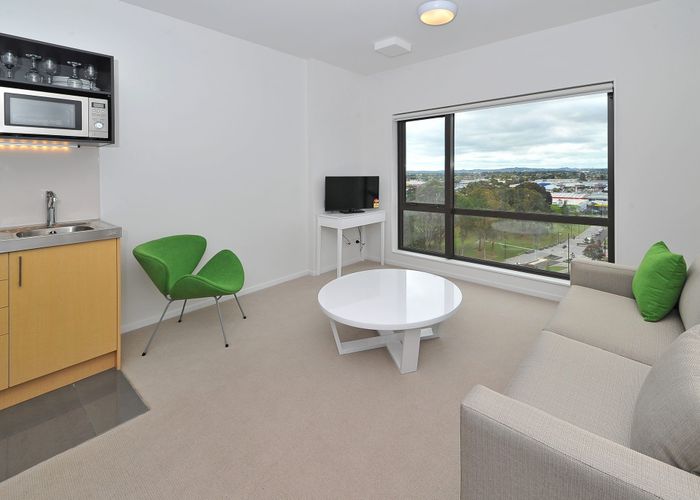  at 402/17 Putney Way, Manukau, Manukau City, Auckland