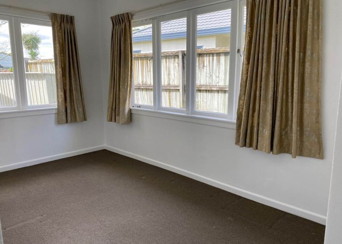  at 114 Mcleod Road, Te Atatu South, Auckland