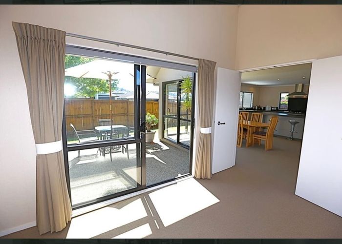  at 5 Siedeberg Drive, Flat Bush, Manukau City, Auckland