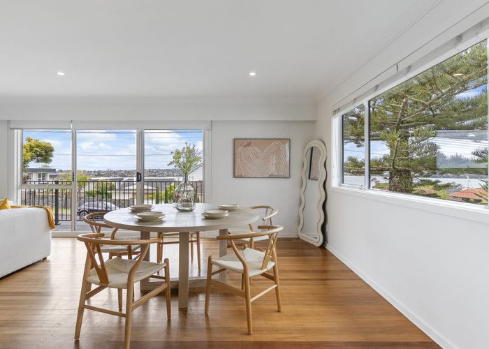  at 2/104 Sylvan Avenue, Northcote, North Shore City, Auckland