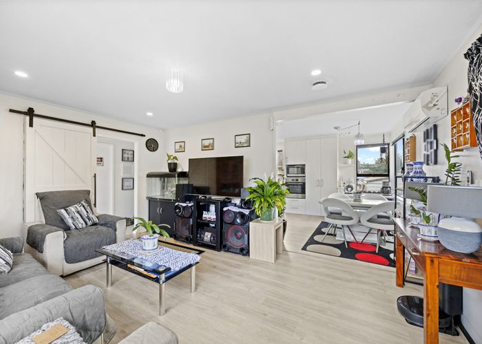  at 1/76 Luanda Drive, Ranui, Waitakere City, Auckland