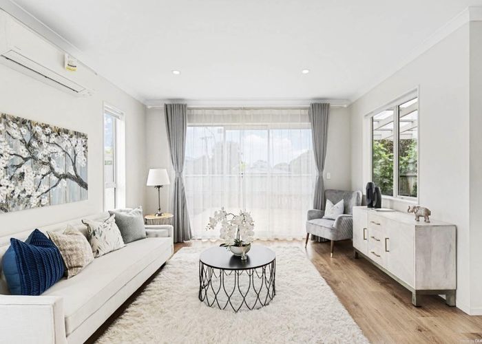  at 8 Harrington Road, Henderson, Auckland