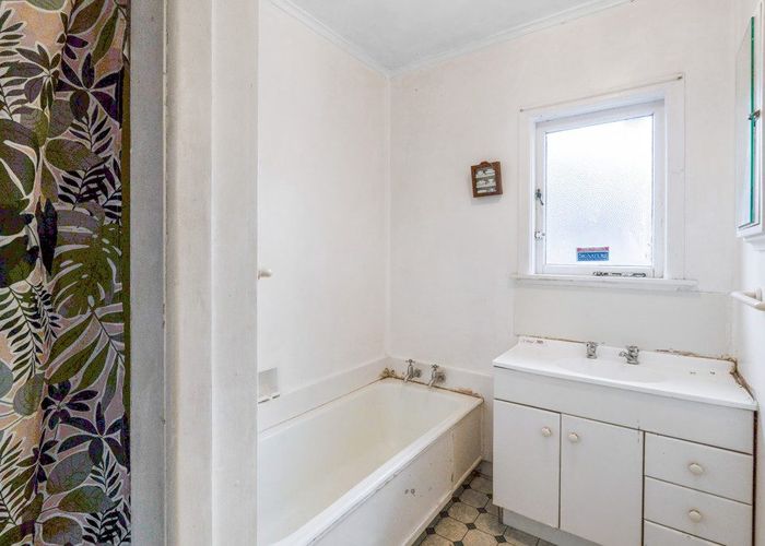  at 49 Puhinui Road, Manukau, Auckland