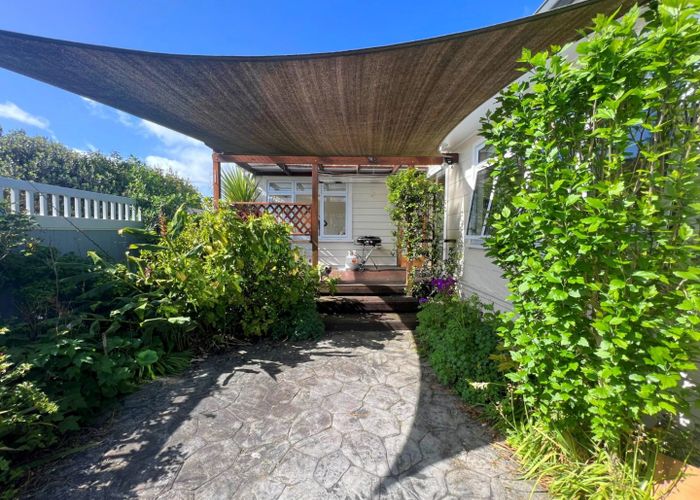  at 4 Martin Street, Fairfield, Hamilton