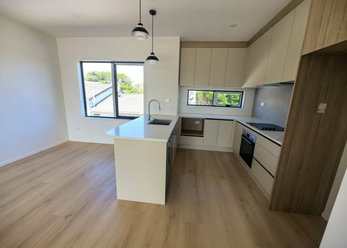  at 4/4024 Great North Road, Glen Eden, Waitakere City, Auckland