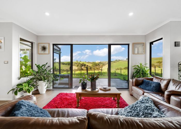  at 6 Bendemeer Place, Flat Bush, Auckland