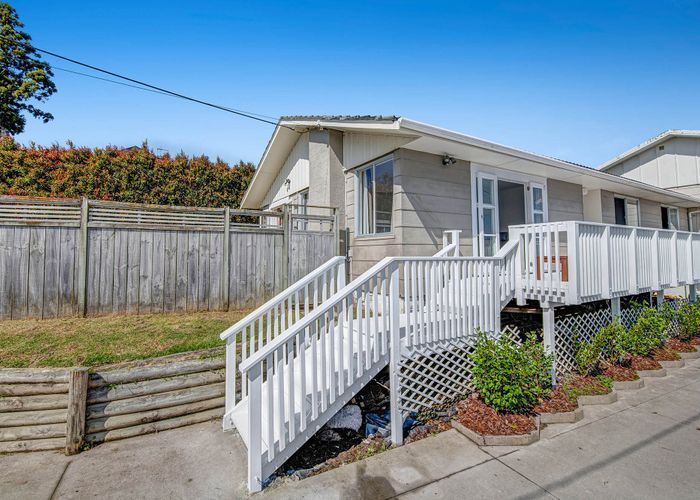  at 1/16 Stanley Road, Glenfield, Auckland