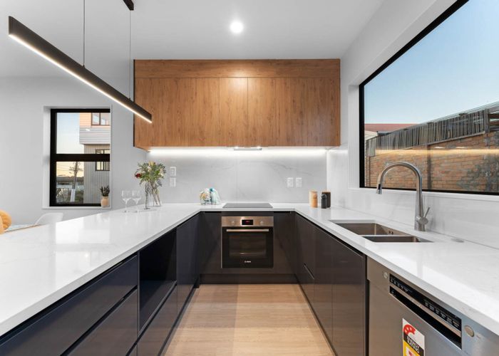  at 3/16 Binsted Road, New Lynn, Waitakere City, Auckland