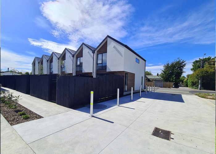  at 2/27 New Brighton Road, Shirley, Christchurch City, Canterbury