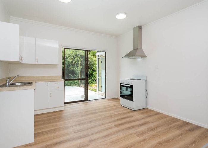  at 3/683 East Coast Road, Browns Bay, North Shore City, Auckland