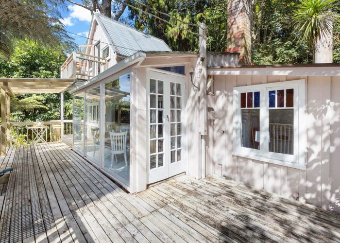  at 26 Mahoe Road, Titirangi, Waitakere City, Auckland