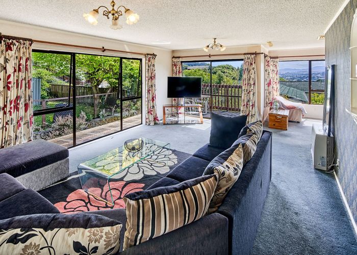  at 16 Brasenose Place, Tawa, Wellington