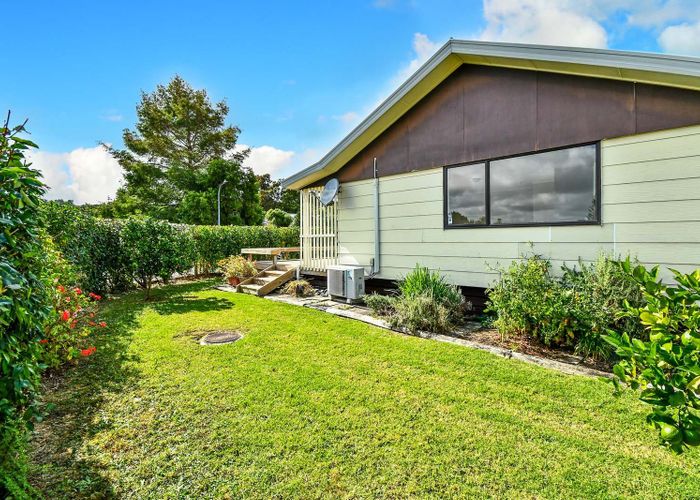 at 1/60 Redcrest Ave, Red Hill, Papakura, Auckland