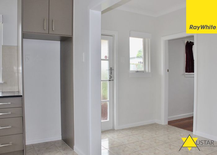  at 3 Invermay Avenue, Mount Roskill, Auckland City, Auckland