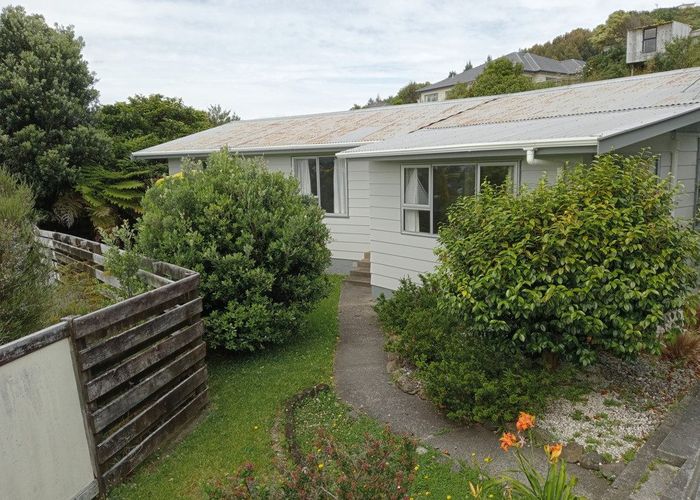  at 18 Thimble Lane, Whitby, Porirua