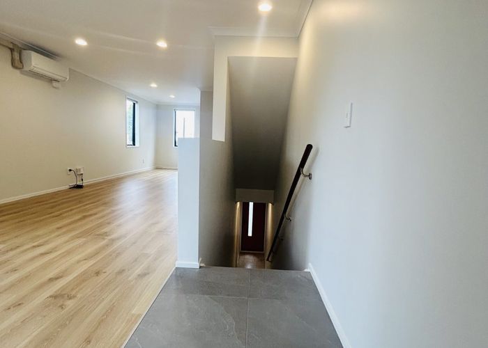  at 8/97 Mokoia Road, Birkenhead, North Shore City, Auckland