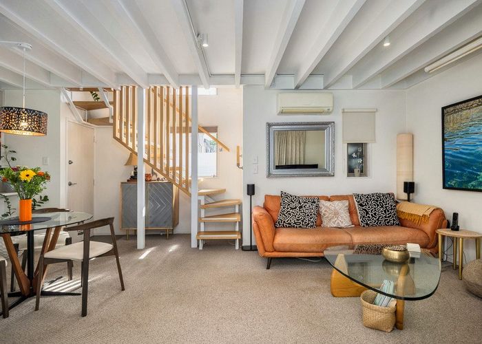  at 2/5 Wesley Avenue, Mount Albert, Auckland City, Auckland