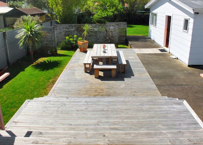  at 7 Hennessy Street East, Foxton Beach, Horowhenua, Manawatu / Whanganui