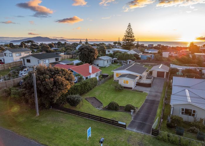  at 31 Gawler Street, Te Horo Beach