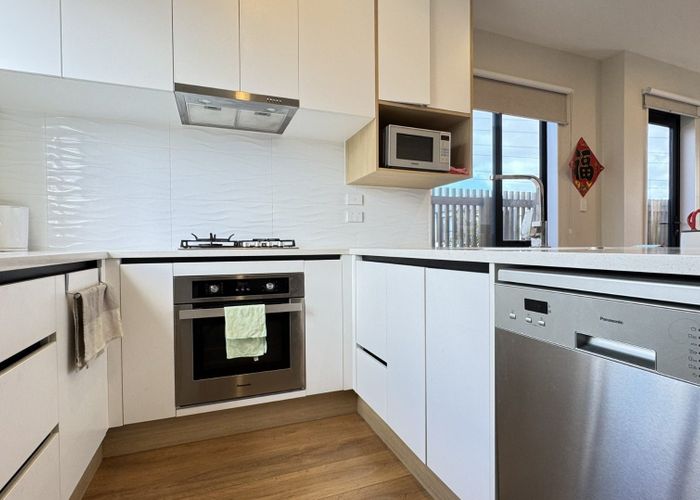  at 2 Freshland Drive, Flat Bush, Manukau City, Auckland