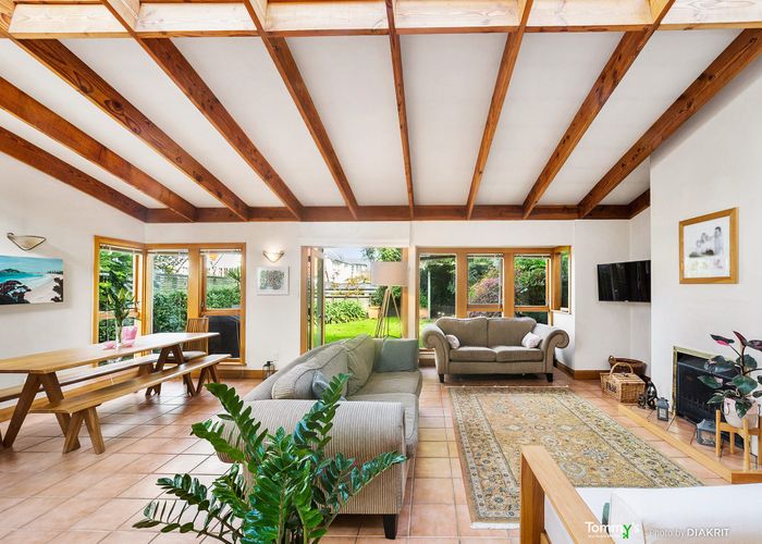 at 3 Newman Terrace, Thorndon, Wellington