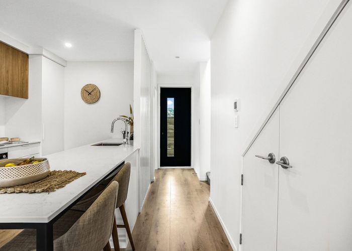  at 11/10 Pascoe Avenue , Paremata, Porirua, Wellington