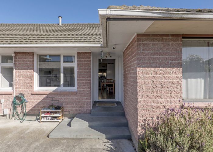  at 2/69 Brockworth Place, Riccarton, Christchurch