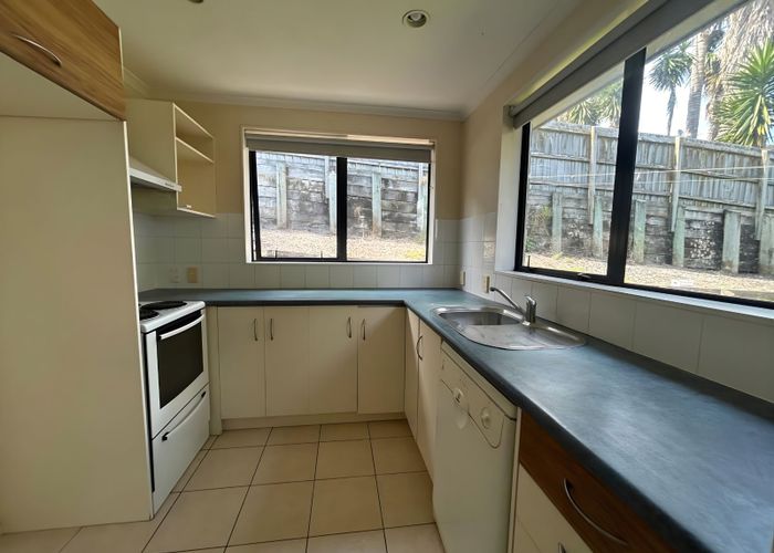  at 31a Mt Lebanon Crescent, The Gardens, Manukau City, Auckland