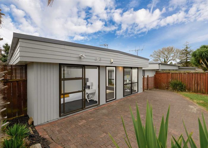 For rent 323 Bucklands Beach Road, Bucklands Beach, Manukau City