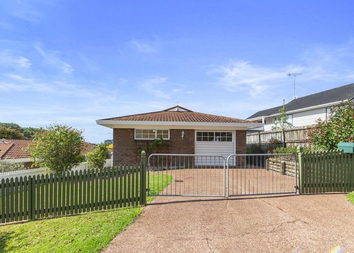  at 33 White Heron Drive, Massey, Waitakere City, Auckland