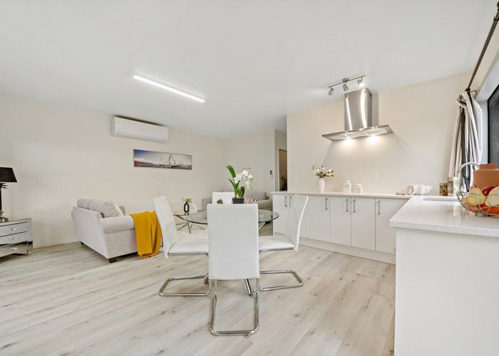  at 2/7 Duke Street, Papakura, Auckland