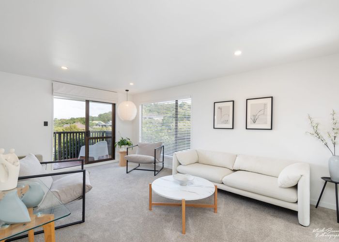  at 2/50 Viewmont Drive, Harbour View, Lower Hutt