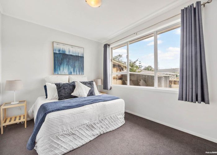  at 2/3172 Great North Road, New Lynn, Waitakere City, Auckland