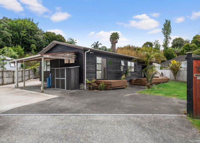  at 1A Trosk Place, Waiuku, Franklin, Auckland