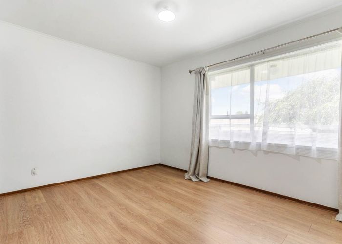  at 2/20 Juniper Road, Sunnynook, North Shore City, Auckland