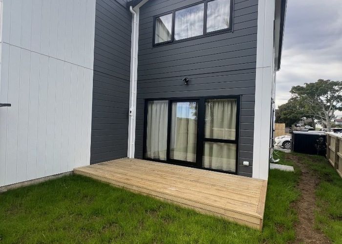  at 2 Adel Place, Weymouth, Manukau City, Auckland