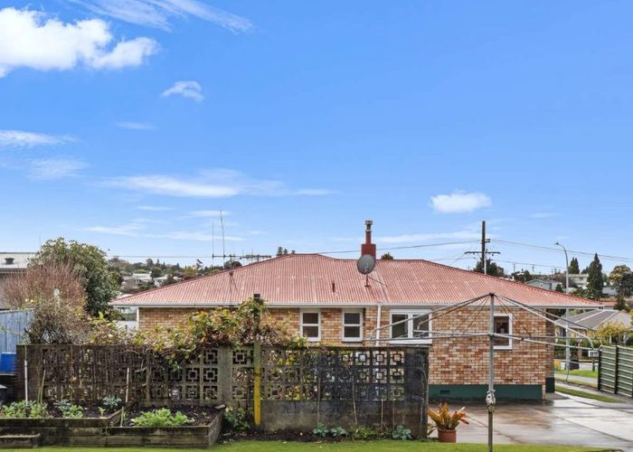  at 80 Sutherland Rd, Brookfield, Tauranga, Bay Of Plenty