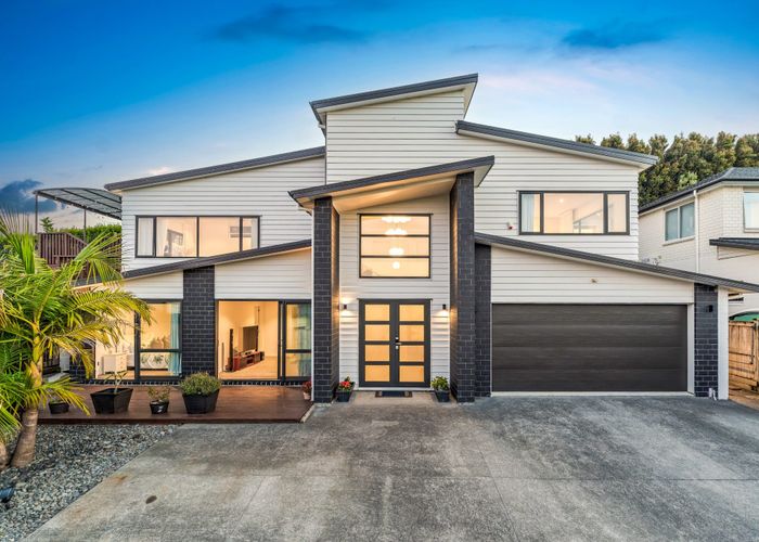  at 8 Mettam Drive, Swanson, Waitakere City, Auckland