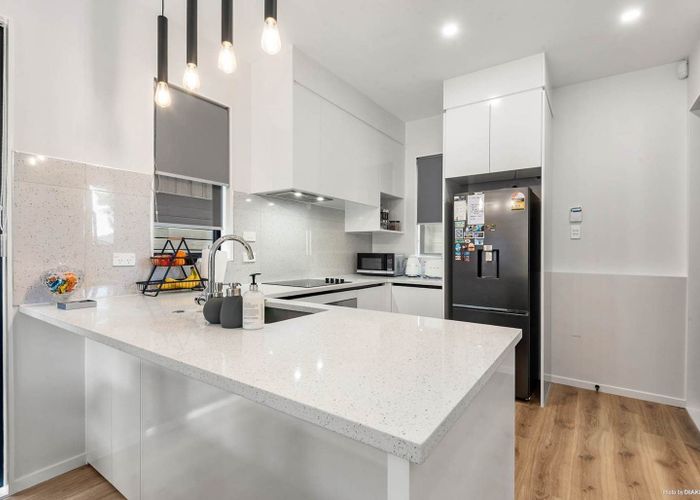  at 8B Hobart Crescent, Wattle Downs, Manukau City, Auckland