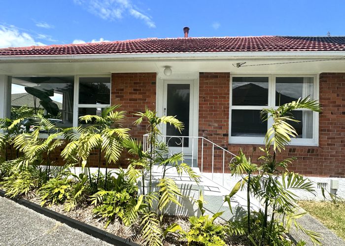 at 4/12 Wright Road, Point Chevalier, Auckland