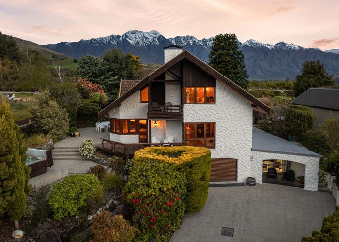  at 9 Cypress Court, Kelvin Heights, Queenstown-Lakes, Otago