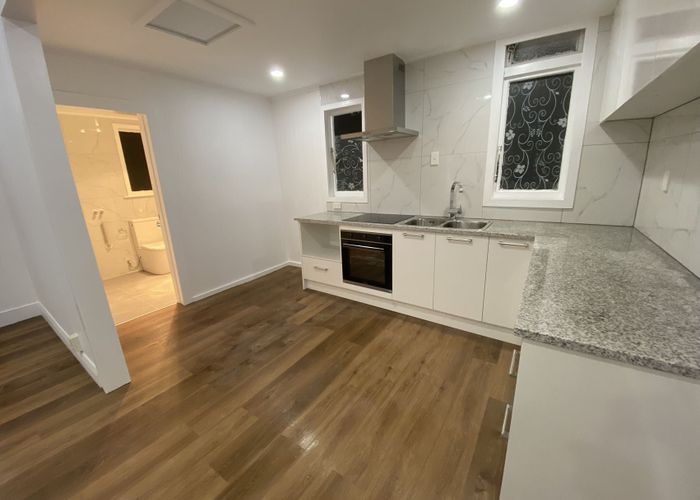  at 33 Esplanade Road, Mount Eden, Auckland