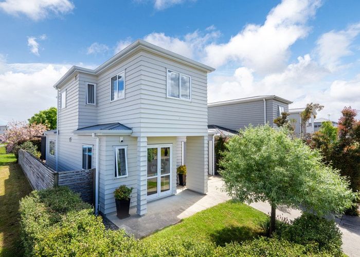  at 8 Divide Loop, Takanini, Auckland
