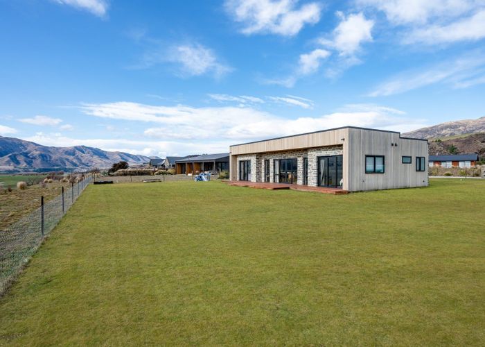  at 9 Jackson RISE, Luggate, Luggate