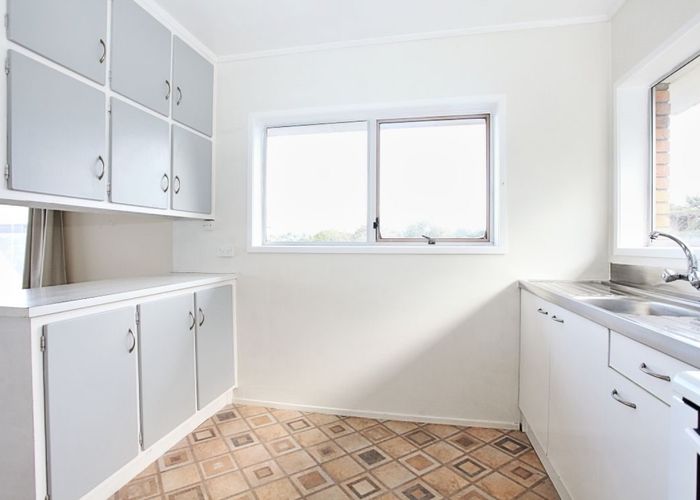  at 2/85A Target Road, Totara Vale, North Shore City, Auckland