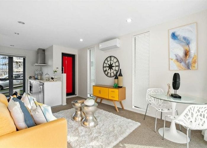  at 9/10 Silver Moon Road, Albany, North Shore City, Auckland