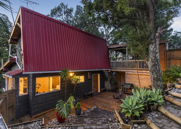  at 112 Victory Road, Laingholm, Auckland