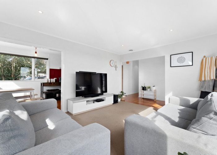  at 97 Sunnyside Road, Sunnyvale, Auckland