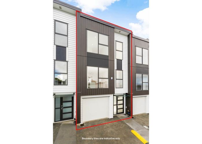  at 7/107 Hobsonville Road, West Harbour, Auckland