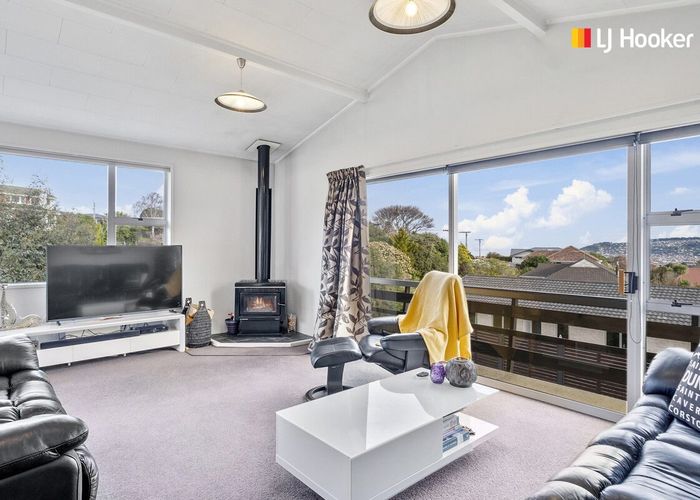  at 136 Larnach Road, Waverley, Dunedin